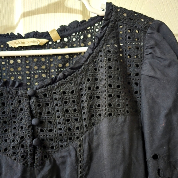 Soft Surroundings Alejandra Eyelet Tunic, Peplum Hem, 3/4 Bell Sleeves, EUC! - Picture 6 of 13
